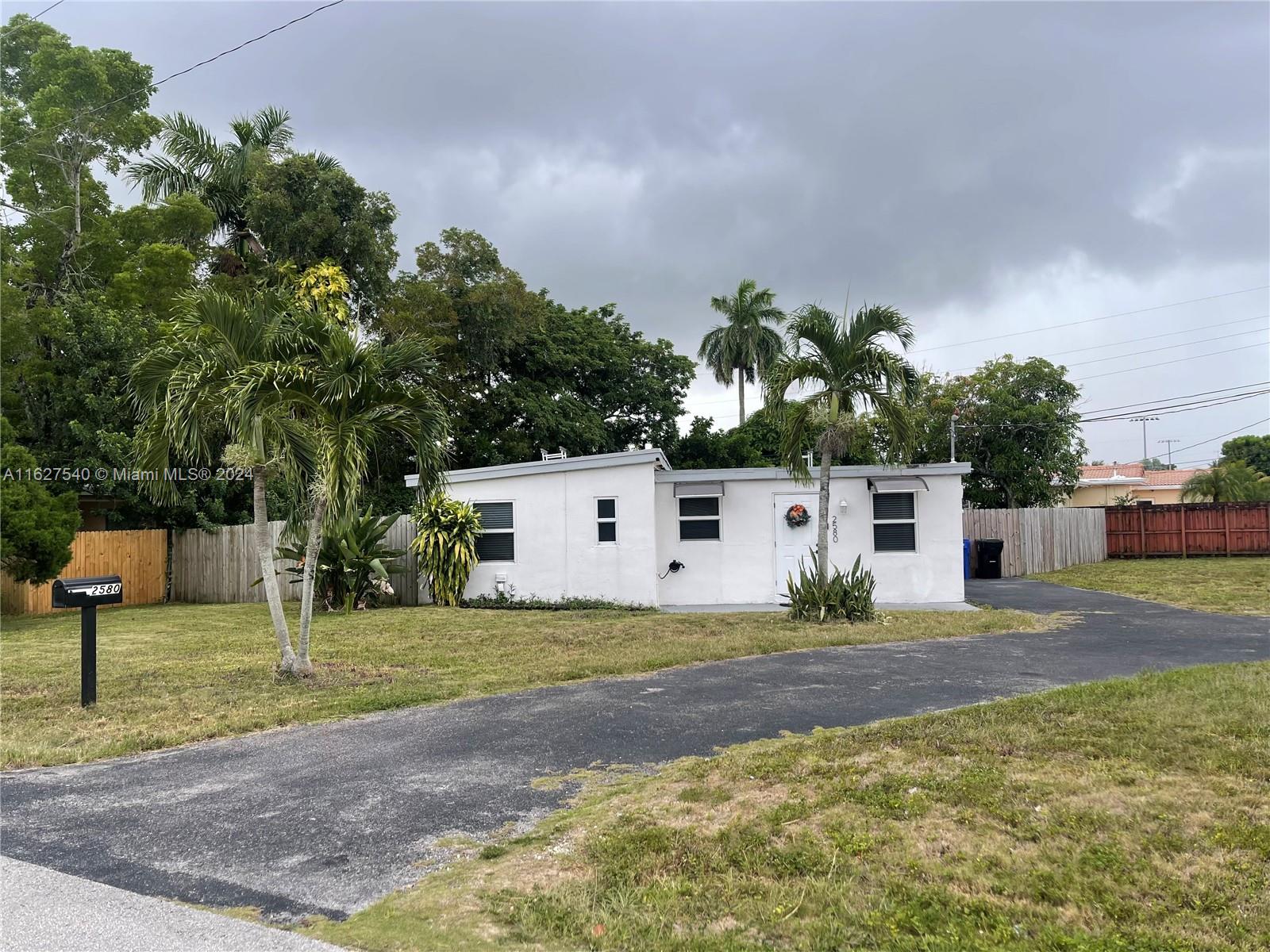 6th Ct, Fort Lauderdale, FL 33312