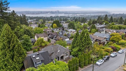 163 E St James Rd, North Vancouver, BC, V7N1L1 | Card Image