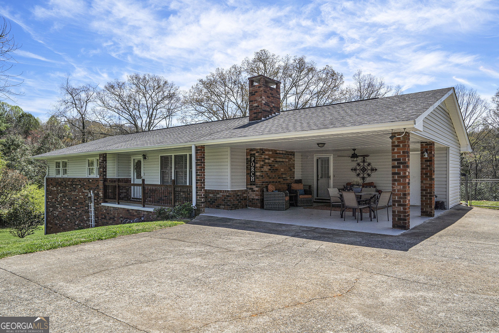 Barry St, Mc Caysville, GA 30555