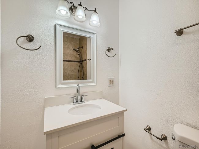 32 Bathroom.jpg | Image 17