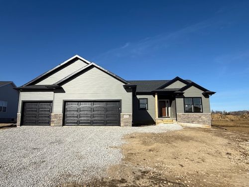 4710 Wild Horse Dr, Cedar Falls, IA, 50613-8347 | Card Image