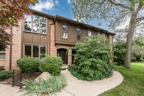 09-1040 Greenhills Dr, Ann Arbor, MI, 48105-2722 | Card Image