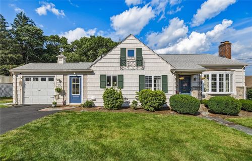 29 Colonial Dr, Lincoln, RI, 02865-1541 | Card Image