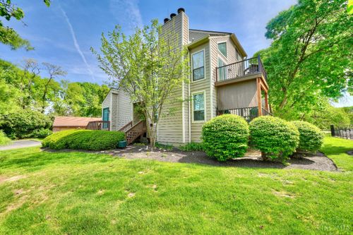 9450 Hunters Creek Dr, Blue Ash, OH, 45242-6660 | Card Image