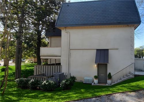 64 Chaumont Sq Nw, Atlanta, GA, 30327-1090 | Card Image
