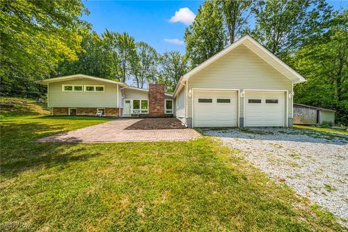9824 Hoose Rd, Mentor, OH, 44060-7430 | Card Image