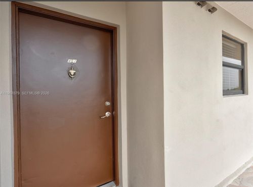apt-401-10155 Nw 9th Street Cir, Miami, FL, 33172-3204 | Card Image