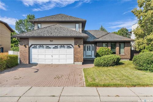 747 Wilkinson Way, Saskatoon, SK, S7N3L6 | Card Image