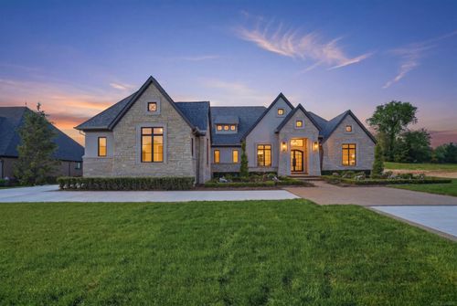 5803 Cotswold Dr, Washington Township, MI, 48094-1071 | Card Image