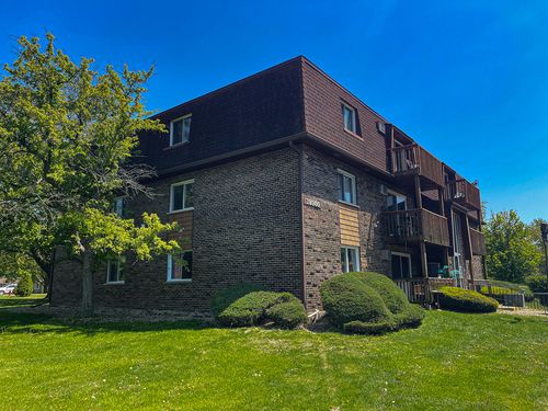 8-19360 Wolf Rd, Mokena, IL, 60448-1140 | Card Image