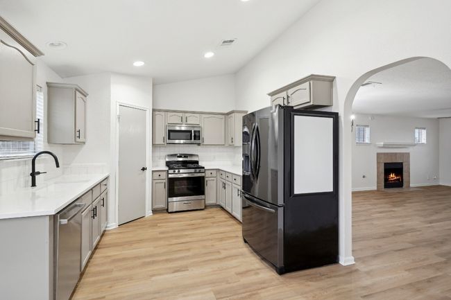 114 Challenger, House other with 4 bedrooms, 3 bathrooms and 4 parking in Kyle TX | Image 17