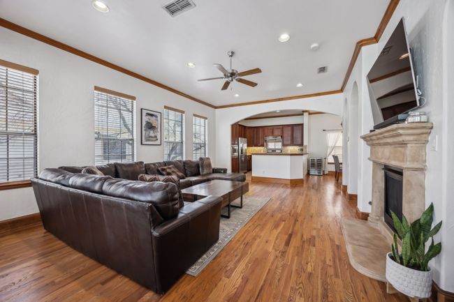 1012 Pavillion St, Townhouse with 2 bedrooms, 3 bathrooms and null parking in Dallas TX | Image 10