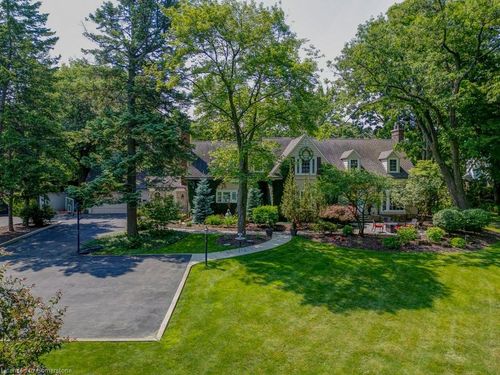 1059 Scenic Dr, Hamilton, ON, L9C1H8 | Card Image