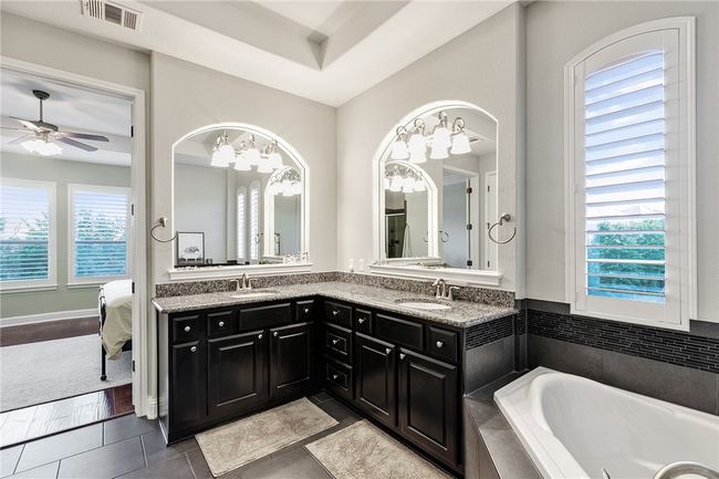201 Glenfiddich Ln, House other with 4 bedrooms, 3 bathrooms and 4 parking in Lakeway TX | Image 22