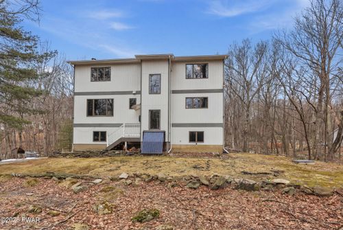 112 Hawk View Dr, Milford, PA, 18337-4002 | Card Image