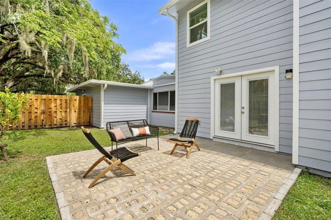 1604 Ne 7 Th St, House other with 5 bedrooms, 3 bathrooms and null parking in Gainesville FL | Image 6