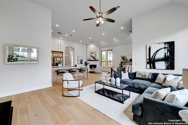 422 Quiet Oak Rd, House other with 4 bedrooms, 5 bathrooms and null parking in San Marcos TX | Image 8