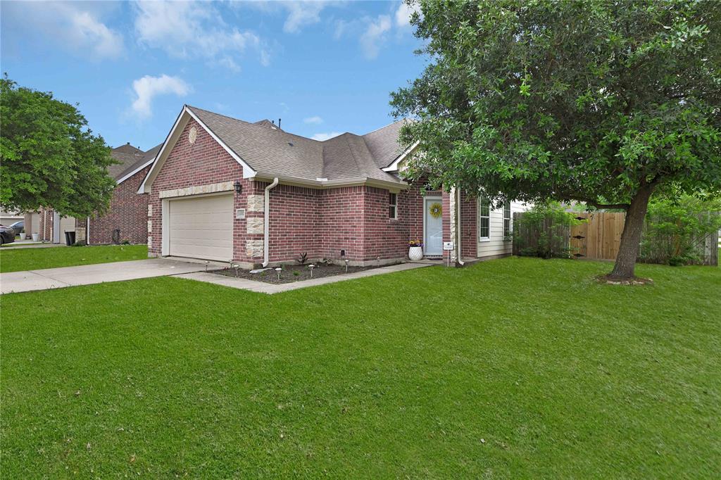 Flamingo Bay Cir, Baytown, TX 77523