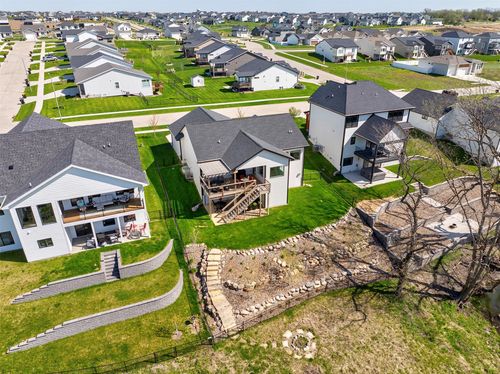 1010 Harrington Way, Waukee, IA, 50263-7607 | Card Image