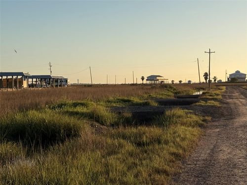 1112 Egret Pt, Crystal Beach, TX, 77650 | Card Image