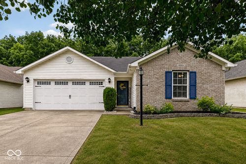 18884 Prairie Crossing Dr, Noblesville, IN, 46062-6675 | Card Image
