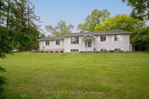 6 Robbins Lane, Braeside, ON, K0A1G0 | Card Image
