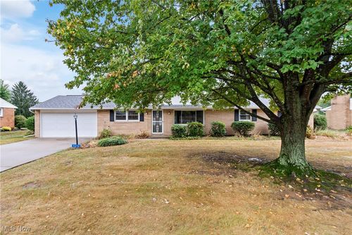 5634 Brentwood Ave Nw, North Canton, OH, 44720-4024 | Card Image