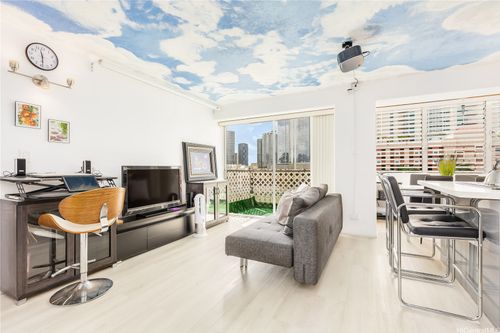 apt-707-818 S King St, Honolulu, HI, 96813-3015 | Card Image