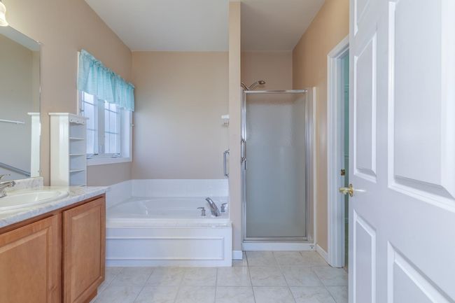 16 - 16 S Parrish Dr, Condo with 2 bedrooms, 3 bathrooms and null parking in Londonderry NH | Image 24