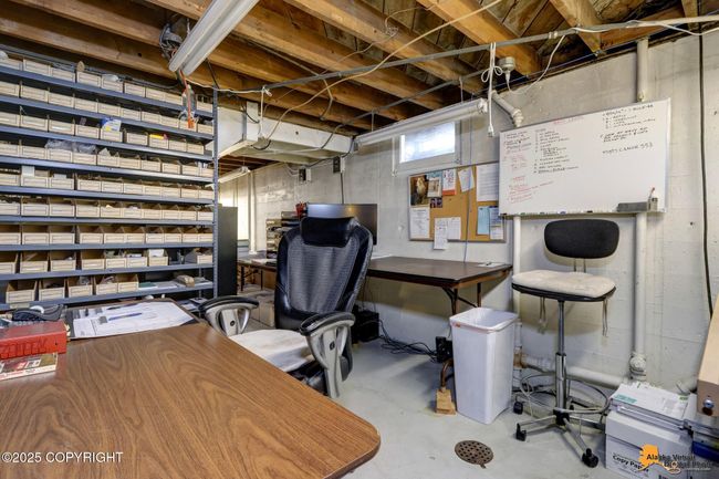 Plenty of Workspace | Image 23