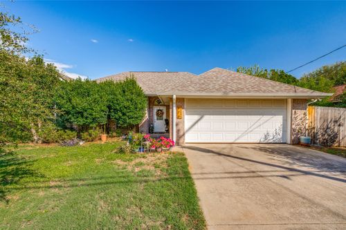 616 N Cherry Street, Aubrey, TX, 76227 | Card Image