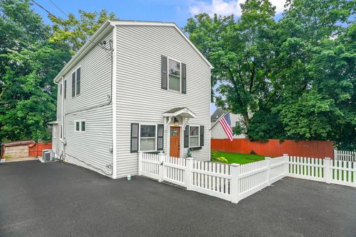 1755 Parmly Rd, Mohegan Lake, NY, 10547-1648 | Card Image