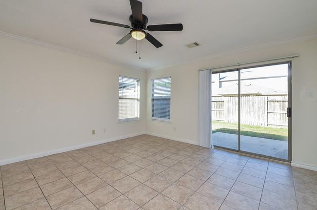 15330 Keystone Bend Ln, House other with 3 bedrooms, 2 bathrooms and 2 parking in Cypress TX | Image 4
