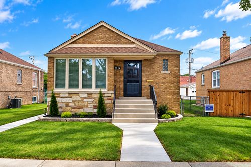 5352 S Neva Ave, Chicago, IL, 60638-1027 | Card Image