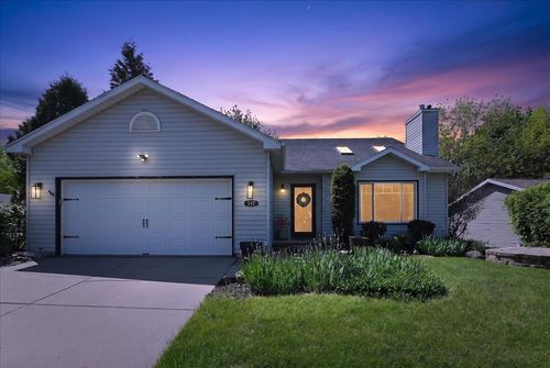 117 Knutson Dr, Madison, WI, 53704-1189 | Card Image