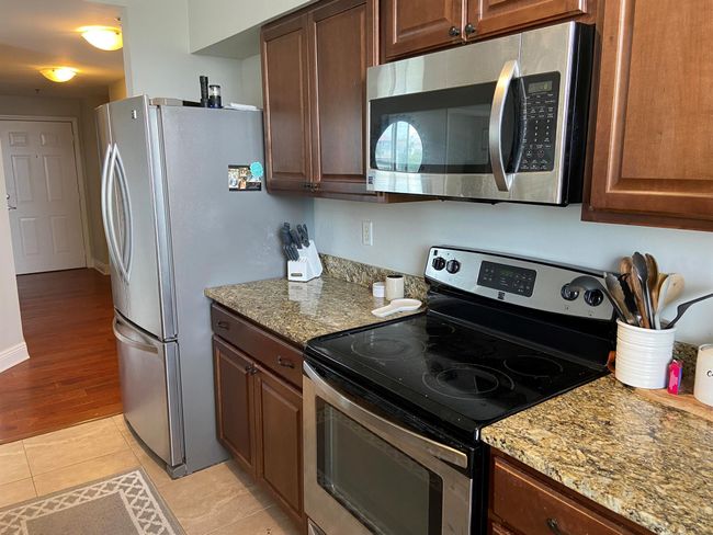 APT-512 - 616 Clearwater Park Rd, Condo with 2 bedrooms, 2 bathrooms and null parking in West Palm Beach FL | Image 7