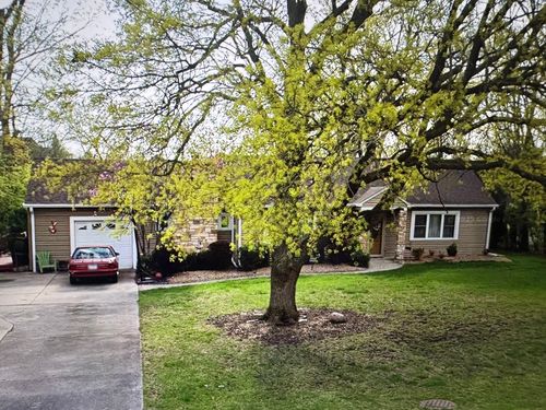 5559 Wolf Rd, La Grange Highlands, IL, 60525-3361 | Card Image