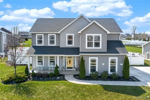 8 Weathersfield Ln, Lancaster, NY, 14086 | Card Image