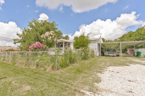 308 S Mill St, Bowie, TX, 76230-5608 | Card Image