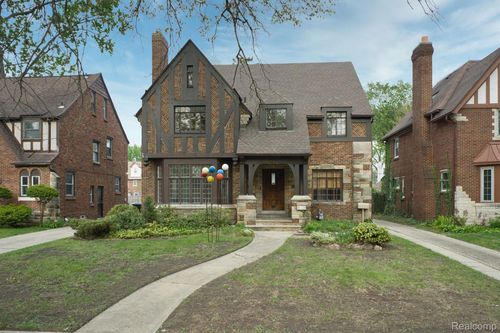 18634 Oak Dr, Detroit, MI, 48221-2262 | Card Image