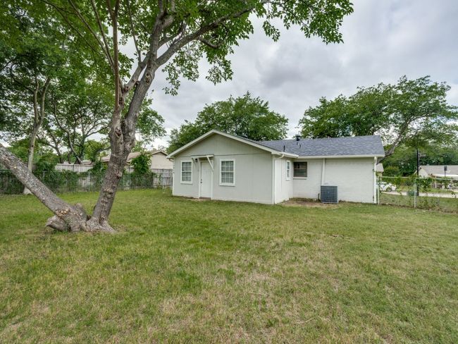 1810 Running River Rd, House other with 3 bedrooms, 3 bathrooms and null parking in Garland TX | Image 24
