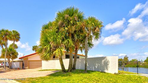 200 Rose Dr, Cocoa Beach, FL, 32931-2768 | Card Image