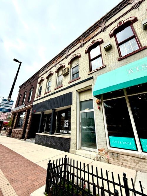 1-131 S Washington St, Naperville, IL, 60540-5669 | Card Image