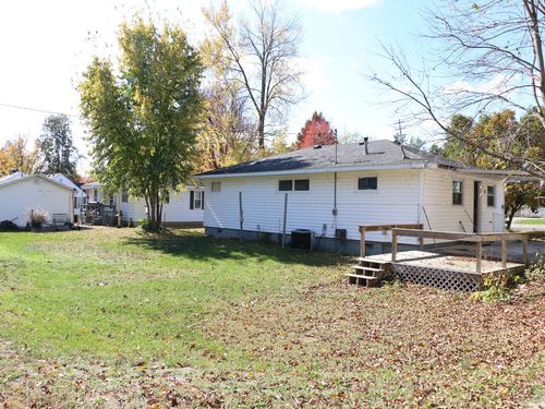 304 S Maple St, Newton, IL, 62448-1220 | Card Image