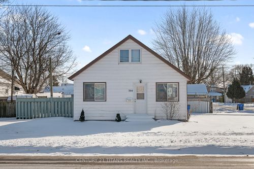 700 Wallace St, Wallaceburg, ON, N8A1K2 | Card Image