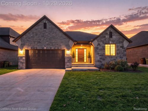 55151 Hanford Court, Shelby Charter Township, MI, 48316 | Card Image