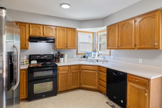 6923 Northview Dr, Home with 3 bedrooms, 3 bathrooms and null parking in Urbandale IA | Image 7
