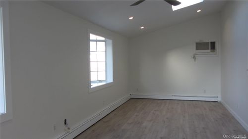 367 Columbus Pkwy, Mineola, NY, 11501-2025 | Card Image