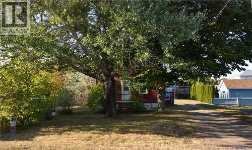 455 Rue Georges O, Tracadie-Sheila, NB, E1X1C8 | Card Image