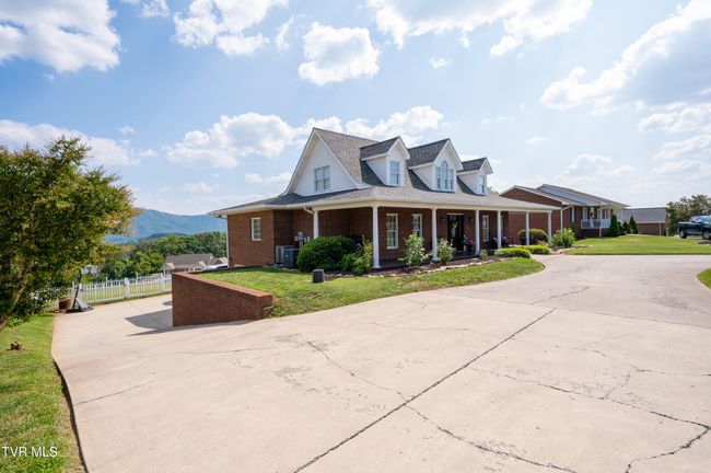 136 Landon Dr, House other with 3 bedrooms, 3 bathrooms and null parking in Mount Carmel TN | Image 61